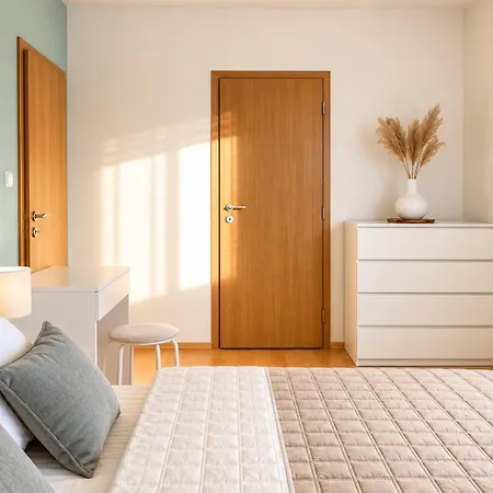 Lejlighed Spacious With Free Parking Near Prague *